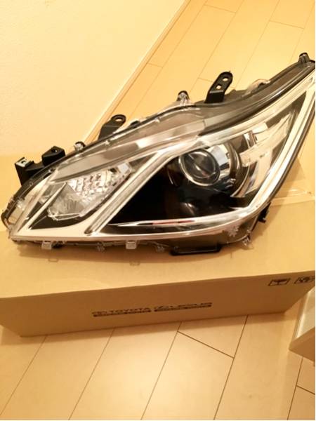 美品 トヨタ 210クラウンハイブリッド 純正左LEDヘッドライト