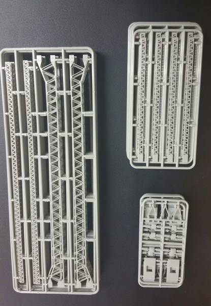 枕木クラブ製 4線トラス架線柱（キット）