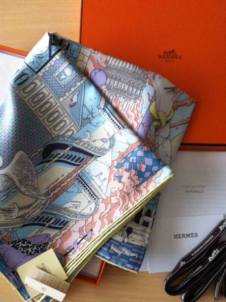 HERMES エルメス　カレ　シルク