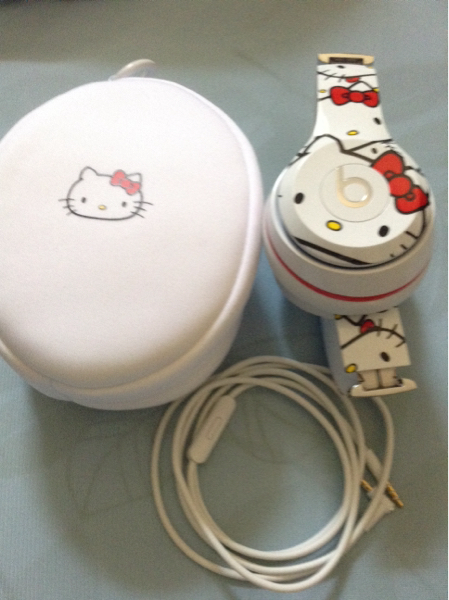 ハローキティ × beats solo2 ヘッドホン beats by dr. dre Beats Solo2