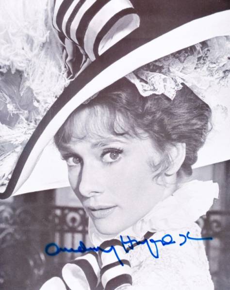 超貴重】☆オードリー・ヘプバーン☆直筆サイン写真☆証明書COA 20×25cm
