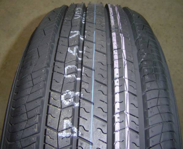 ♪当日発送! ヨコハマ純正 デシベル dB E70A 215/60R16 新品4本