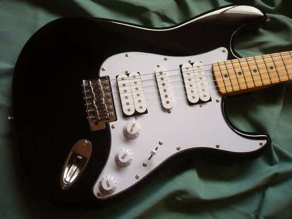 □Squier by Fenderストラト68風カスタム・美品セット！ □出はちほど