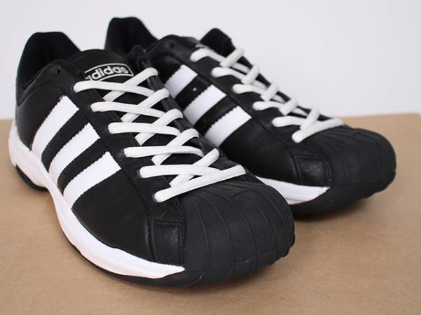 USED 26cm ADIDAS BASKETBALL アディダス スニーカー 黒 白