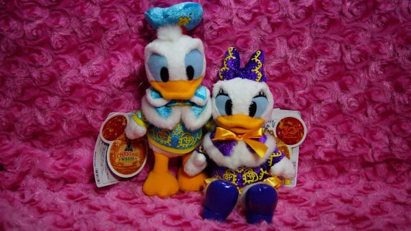 貴重30周年 ドナルド&デイジー クリスマス2013 ぬいぐるみバッジ