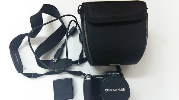 美品 OLYMPUS　SP-810UZ 充電器・カメラ収納ケース付★205