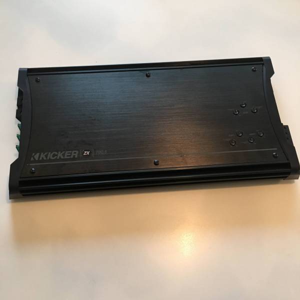 キッカーウーハー KICKER ZX 700.5 4ch ウーハー1ch アンプ キッカー ジャンク品 Kicker