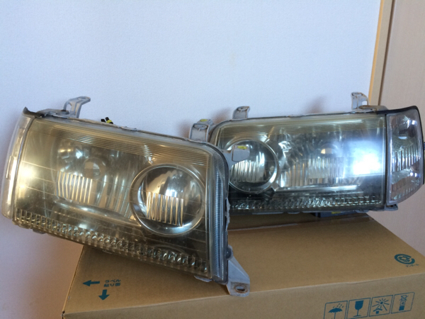 トヨタ 15クラウン ロイヤルツーリングヘッドライト一式