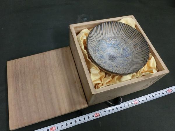 A06636 ペルシャ古陶 コバルト線彩ブルー銀化 碗