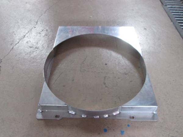 ハコスカ　ＧＣ10　ラジエーター　ファンシュラウド