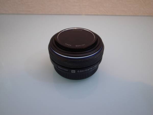 オリンパス OLYMPUS ZUIKO DIGITAL 25mm F2.8 パンケーキレンズ 新で