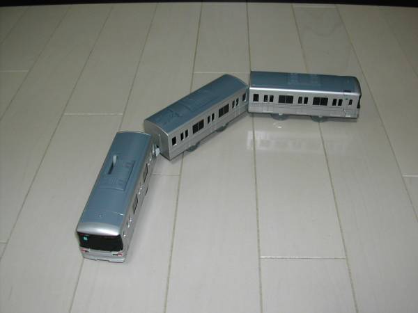 プラレール 地下鉄 ライト付 東京メトロ 日比谷線03系（中古）
