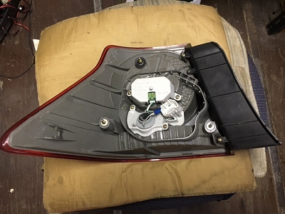 １８クラウンアスリートテール右　ＬＥＤ全交換済　補修傷無！