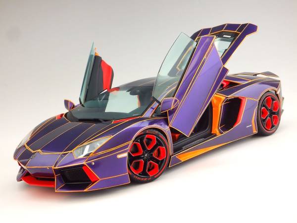 アオシマ 1/24 アヴェンタドール LP-700ラッピング仕様完成品