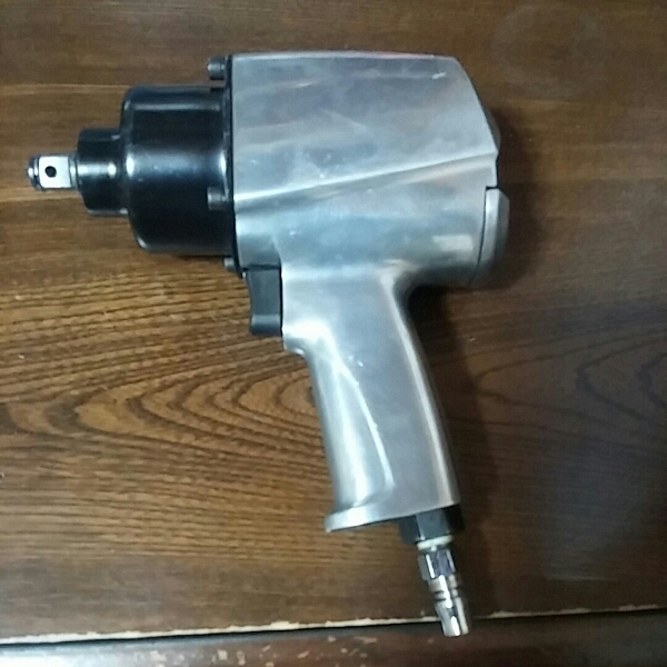 エアーインパクトレンチ
