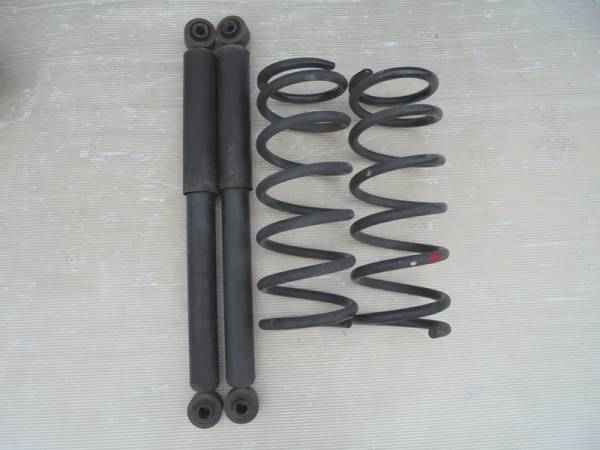 16630　エブリィ　DA52V　左右　リアショック　スプリング