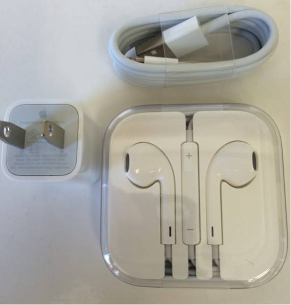 新品★Apple純正付属品★iPhone ケーブル、アダプター、イヤホン