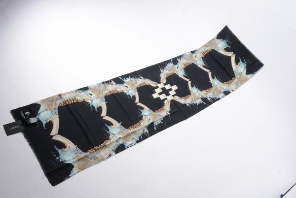 新品マルセロバーロンMarcelo BurlonKUBO SCARFストール2-43162