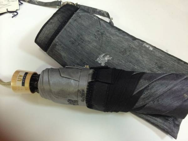 バーバリー 晴雨兼用折り畳み日傘 UVカット 新品 【公式通販】