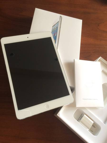【中古／送料無料】 iPad mini Wi-Fi 16GB White＋おまけ