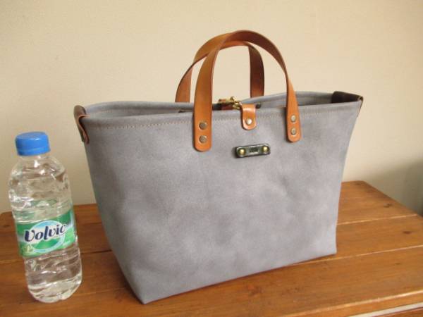 夏色シンプルレザートート！ストーングレーヌメ革！ハンドメイド