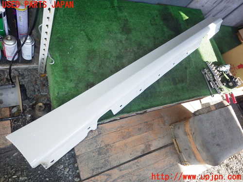 1UPJ-20871390]BMW320i(VA20 E90)右サイドステップ 中古