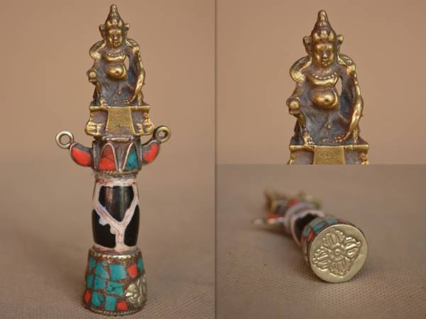西蔵收集 銅胎琺瑯彩貴石象嵌○断天珠.黄財神像.蔵式印章○稀少 皆様