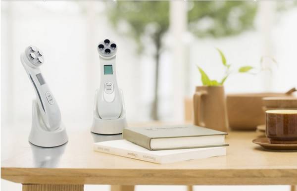 美顔器 メソセラピーRF EMS フォト ララルーチュ アリーボ