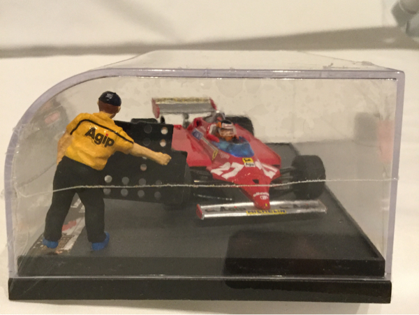 1/43 フェラーリF1 126CK ジル・ビルヌーブ ジオラマ ミニカー