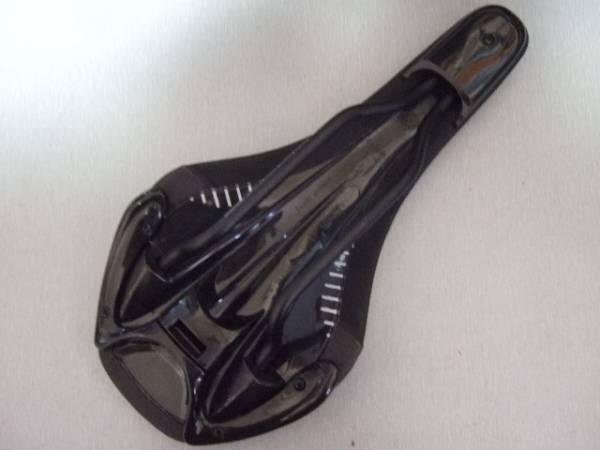 フィジーク NISENE ニゼーネ Mg 黒/オレンジ 未使用