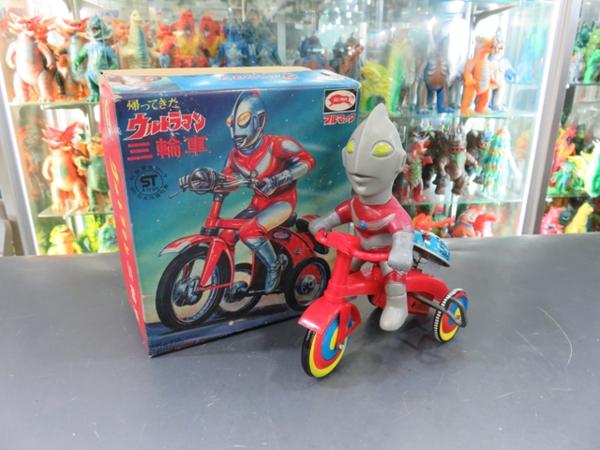 ブルマァク 帰ってきた ウルトラマン 三輪車 ブリキ ソフビ 【公式通販】