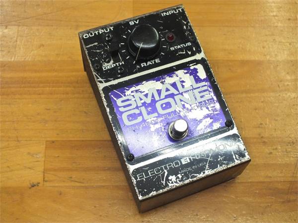 Electro-Harmonix社のSmall Clone/木箱付】