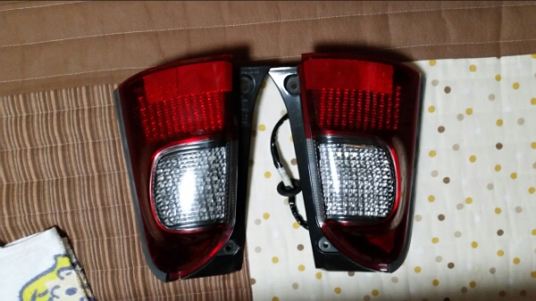 エヴァ風？　ダイハツ　エッセ　自作 LED テールランプ　L235S 　ESSE エッセ フルLED テールランプ エヴァ風？ ダイハツ エッセ 自作 LED