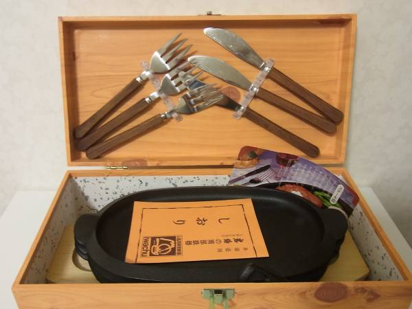 南部鉄器 岩鋳 ステーキ皿 3枚セット - 木台付き 鉄板 イワチュウ 