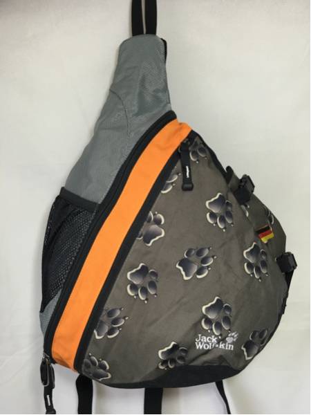 ジャックウルフスキン ボディバッグ バックパック リュック 足跡