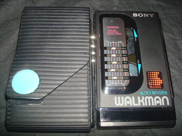 SONY　WM-104　ウォークマン　ポータブルカセットプレーヤー　ジャンク品 ジャンク故障品 SONY WALKMAN WM-104 カセットウォークマン 写真が