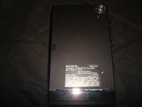 ジャンク故障品 SONY WALKMAN WM-104 カセットウォークマン 写真が
