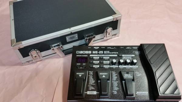 楽器・機材 BOSS ME-25 ギターマルチエフェクター ソフトケース付き