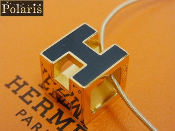 エルメス 「カージュドアッシュHキューブ」ネックレス/黒×金 【公式通販】