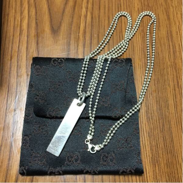 GUCCI グッチ ネックレスロゴ プレートシルバー ダブルチェーン GUCCI ダブルチェーン プレートネックレス シルバープレートにGUCCI