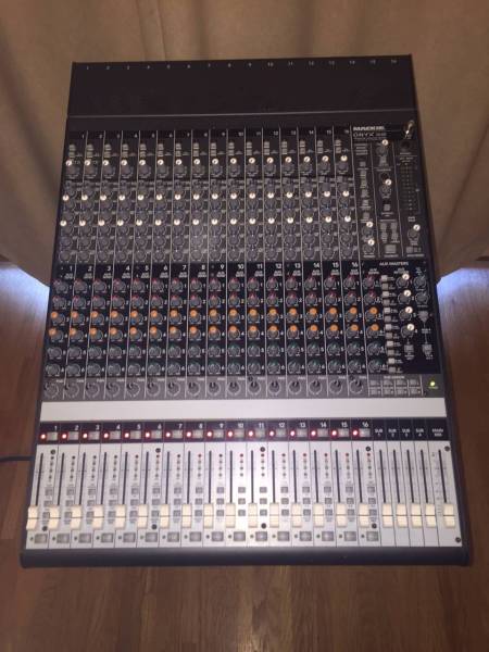 MACKIE ONYX 1640 プレミアムアナログミキサー