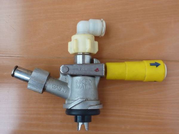 5.アサヒ 生ビールサーバー用ディスペンサーヘッド 黄