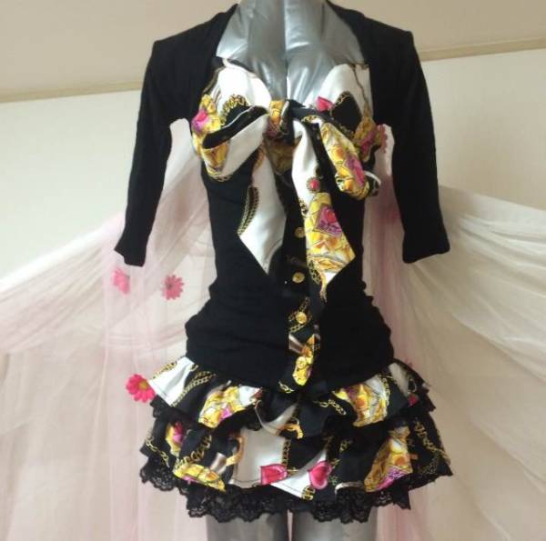 MARS パフューム 柄 セットアップ ホワイト × ブラック