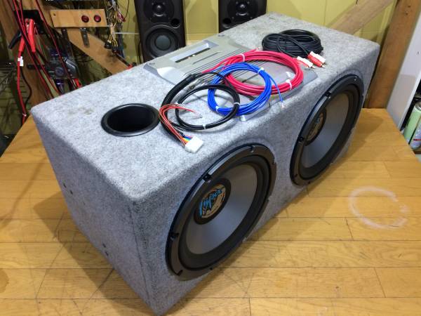 動作確認OK☆保証有り！カロッツェリア！大型アンプ内蔵ウーハー