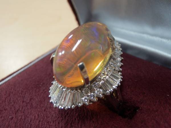 ☆Pt900指輪ファイヤーオパール超大粒13.47ct 豪華ダイヤ1.76ct Pt900