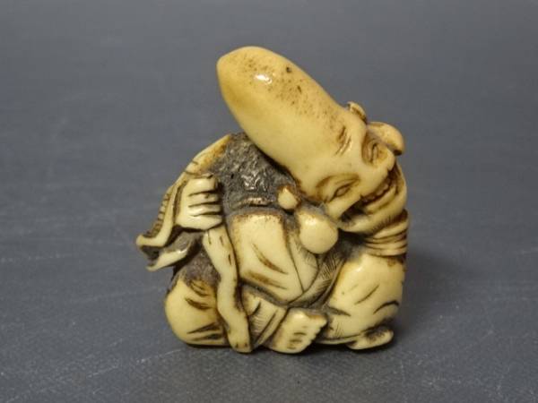 唐木盒 古美術 彫刻 古美術 - 根付 骨董 人物 M188 東洋 古玩 唐物 中国 ⁄ 細密彫刻 提げ物