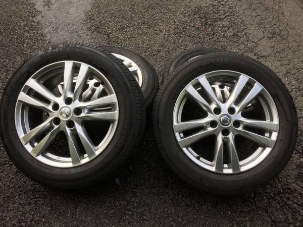 E５２エルグランドHS前期　純正アルミタイヤセット中古品