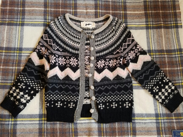 FURFURファーファー・編み込みヨークカーディガン