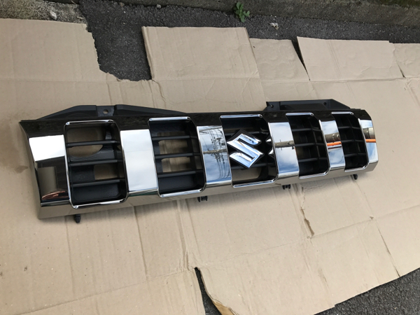 スズキ ジムニー 10型 ランドベンチャー 純正 グリル JB23 美品 自動車