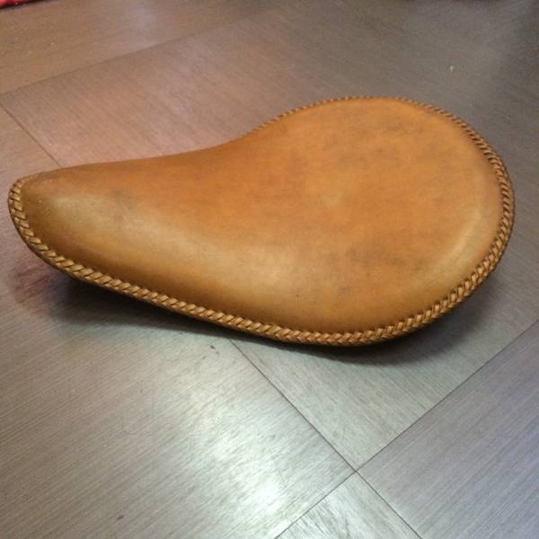 汎用　革ソロシート